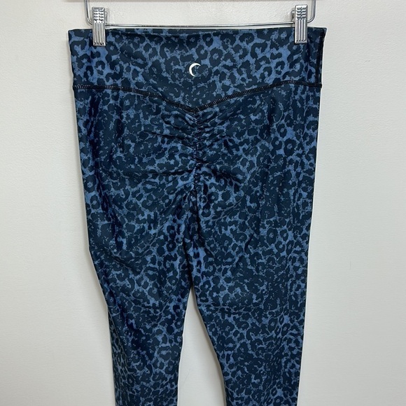 Zyia Active Blue Stone Leopard Scrunch Butt Light and Lux 14-16 - Picture 5 of 7